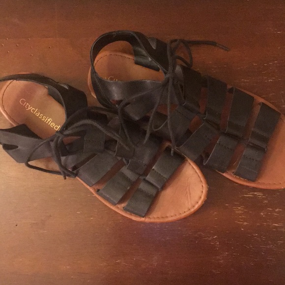 ▪️Chunky Strap Sandals▪️ - Picture 3 of 3